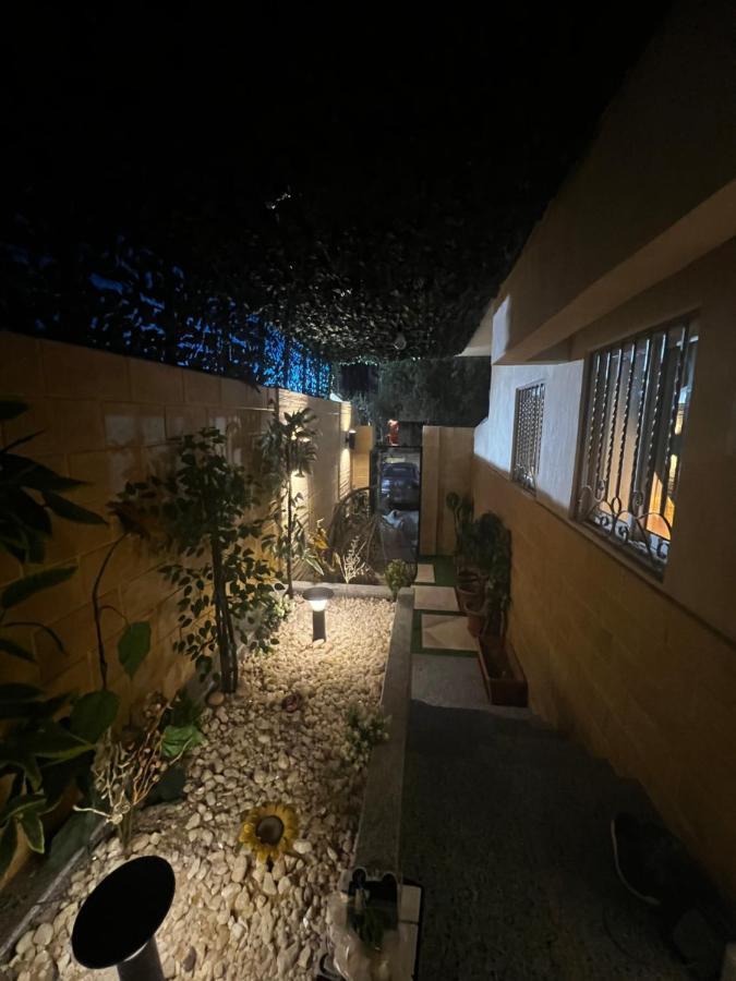 Luxury Flat With Garden And Private Entrance شقة فاخرة بحديقة و مدخل خاص ไคโร ภายนอก รูปภาพ