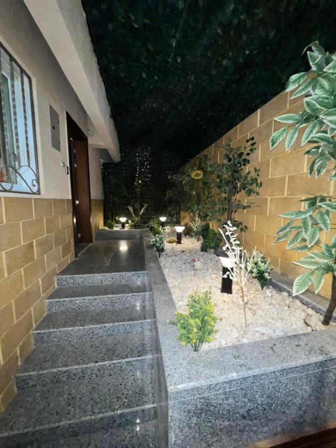 Luxury Flat With Garden And Private Entrance شقة فاخرة بحديقة و مدخل خاص ไคโร ภายนอก รูปภาพ