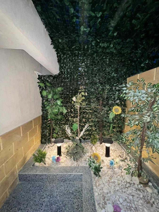 Luxury Flat With Garden And Private Entrance شقة فاخرة بحديقة و مدخل خاص ไคโร ภายนอก รูปภาพ