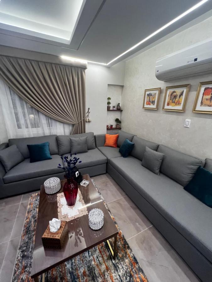 Luxury Flat With Garden And Private Entrance شقة فاخرة بحديقة و مدخل خاص ไคโร ภายนอก รูปภาพ
